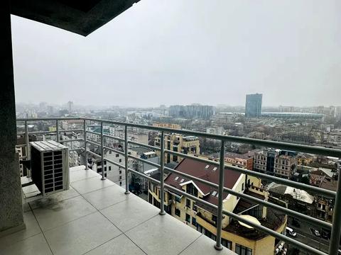комерційна за адресою Мечникова вул., 19