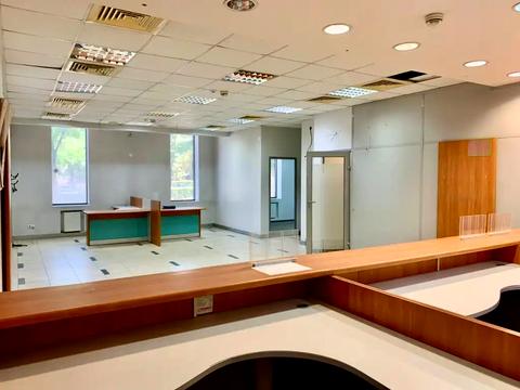 комерційна за адресою Дмитра Яворницького просп. (Карла Маркса), 27