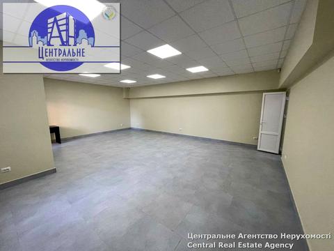 коммерческая по адресу Романа Шухевича вулиця, 3