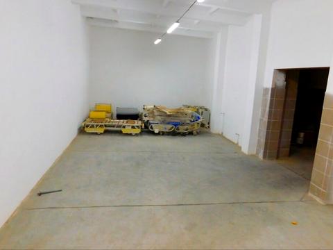 комерційна за адресою Вишнева, 8