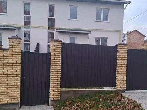 будинок за адресою Будівельників вул., 1