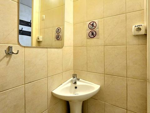 комерційна за адресою Старшого Лейтенанта Кагала вул. (Першотравнева), 49/10