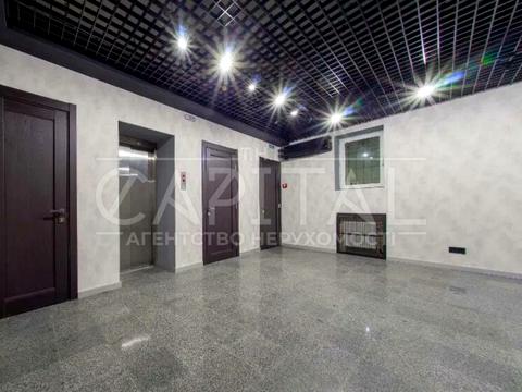 комерційна за адресою Воздвиженська вул., 47