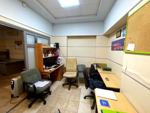 комерційна за адресою Володимира Івасюка просп. (Героїв Сталінграду), 6-Б