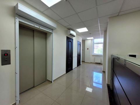 комерційна за адресою Спаська вул., 5