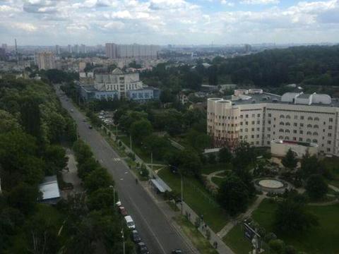 квартира за адресою Київ, Наталії Ужвій вул., 12