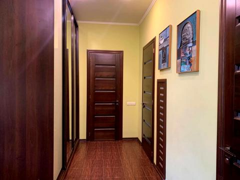 квартира за адресою Коновальця Євгена, 40