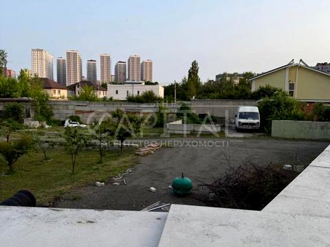 участок по адресу Різдвяна, 2
