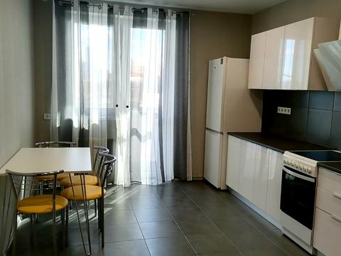 квартира по адресу Ревуцкого ул., 40-В