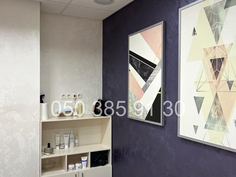 комерційна за адресою Пилипа Орлика вул. (Паризької Комуни), 40