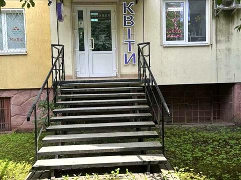 комерційна за адресою Василя Симоненка вул. (), 7