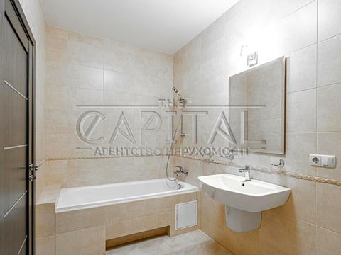 комерційна за адресою Воздвиженська вул., 42