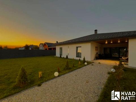 будинок за адресою Польова