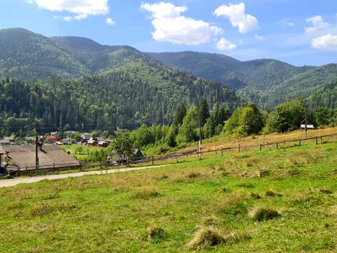 участок по адресу Піги