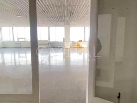 коммерческая по адресу Валерия Лобановского просп. (Краснозвездный), 56