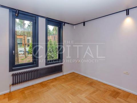 будинок за адресою Набережна вул.