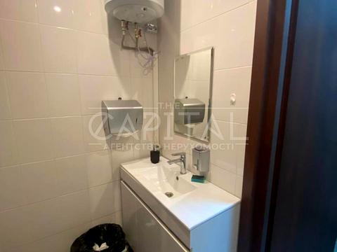 комерційна за адресою Лаврська вул. (Січневого Повстання), 16