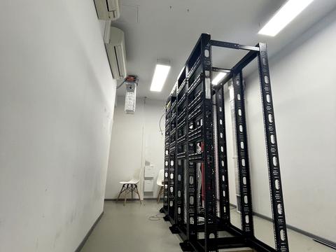 комерційна за адресою Спортивна пл., 1а