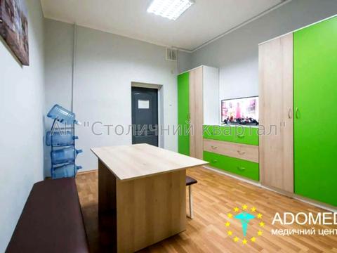 комерційна за адресою Леся Курбаса просп., 1-Б