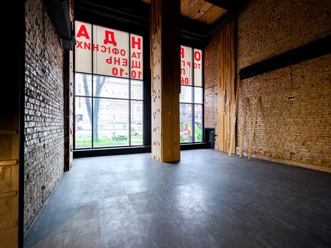 коммерческая по адресу Хрещатик, 7/11