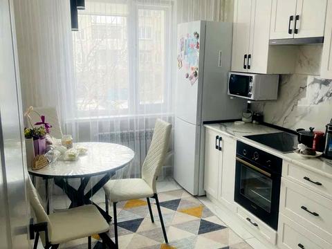 квартира за адресою Анни Ахматової вул., 3