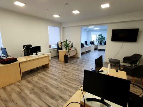 комерційна за адресою Симона Петлюри вул. (), 1