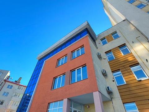 комерційна за адресою Леоніда Перфецького вул., 11б