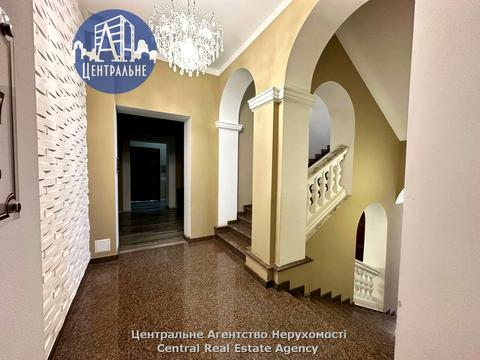 комерційна за адресою Івана Франка вул., 11