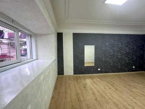 комерційна за адресою Соборна вул., 35