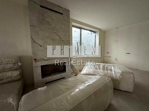 будинок за адресою Набережна вул.