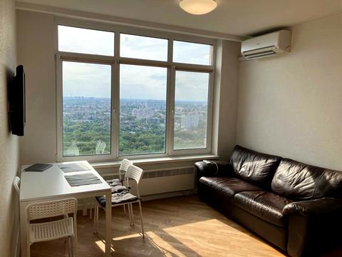 квартира за адресою Авіаконструктора Ігоря Сікорського вул. (Танкова), 1-А