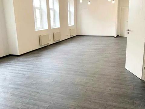 комерційна за адресою Воздвиженська вул., 45