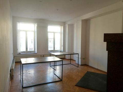 комерційна за адресою Дмитра Яворницького просп. (Карла Маркса), 67а