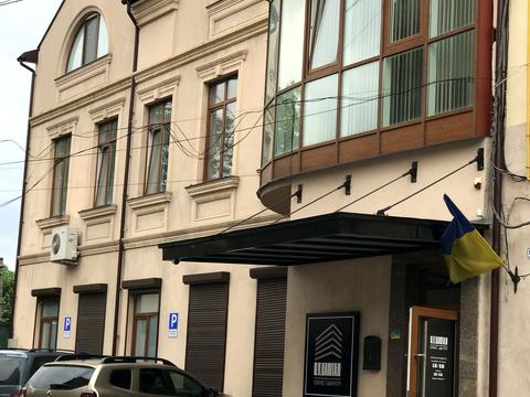 коммерческая по адресу Героев Майдана ул. (Червоноармейская), 31