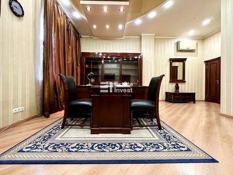 комерційна за адресою Космічна вул., 4/11