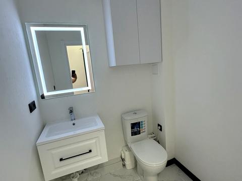 комерційна за адресою Одеса, Літературна вул., 8