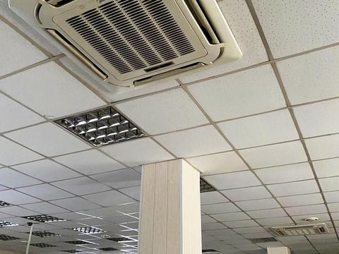 комерційна за адресою Любові Малої просп. (Постишева), 99