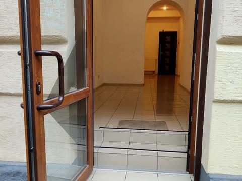 комерційна за адресою Шпитальна вул., 26