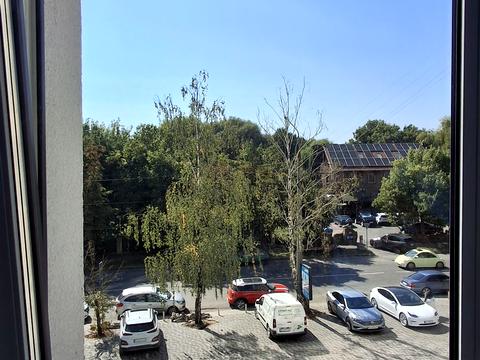 комерційна за адресою Паращука вул., 14