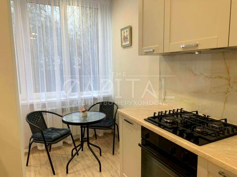 квартира за адресою Київ, Михайла Омеляновича-Павленка вул. (Суворова), 13