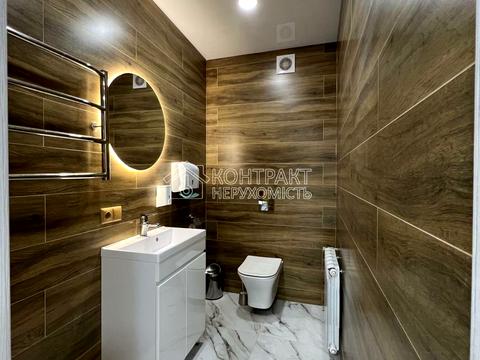 коммерческая по адресу Холодногорская ул. (Елизарова), 3