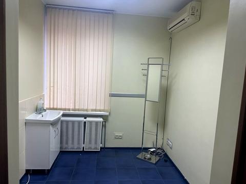 комерційна за адресою Володимира Івасюка просп. (Героїв Сталінграду), 6