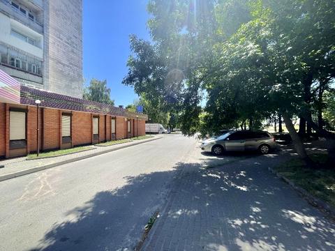 комерційна за адресою Василя Червонія вул. (Гагаріна), 75