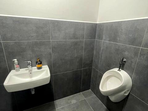 комерційна за адресою Героїв УПА вул., 73б