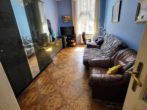 квартира за адресою Степана Бандери, 22