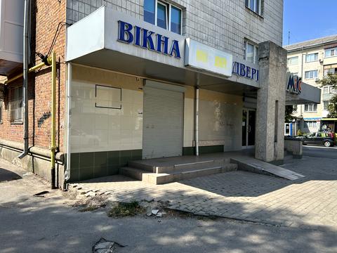 комерційна за адресою Київська вул., 84