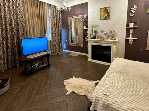 комерційна за адресою Вікентія Шандора пл., 88