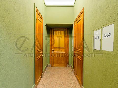 комерційна за адресою Липська вул., 10