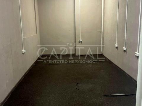 комерційна за адресою Жилянська вул., 128/28