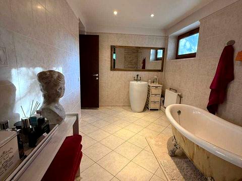 будинок за адресою Кленова